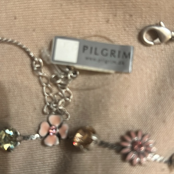 PRETTY PRETTY spring choker BY Pilgrim/Denmark - Picture 5 of 7